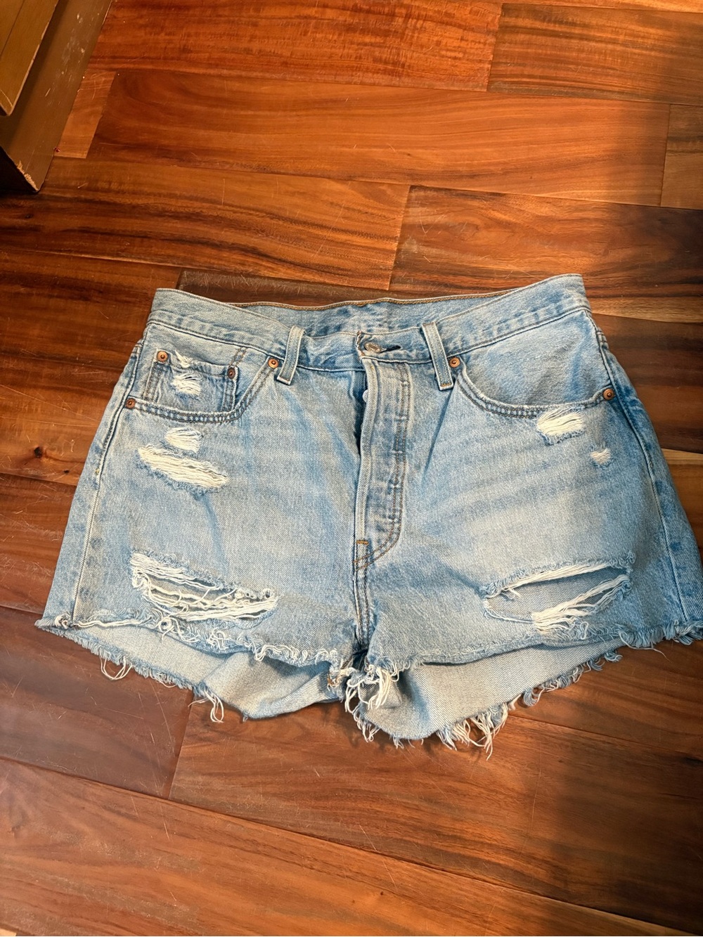 Levi’s 501 Original Women’s Denim Shorts Size 32 Button Fly (1472)
